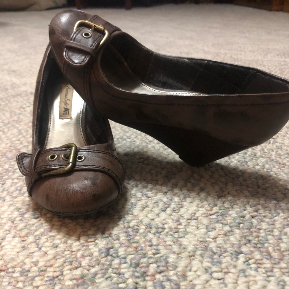 Size 5 American Eagle brown wedges